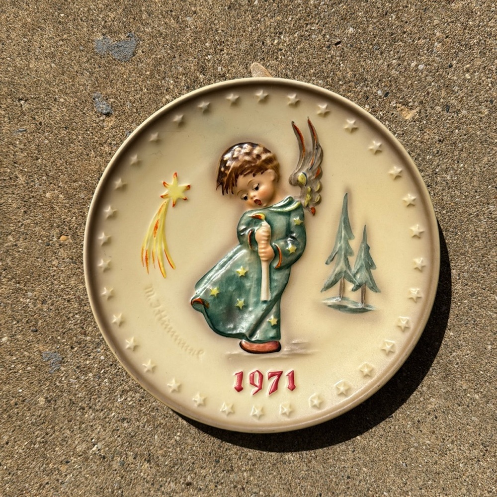 Vintage “Heavenly Angel” Hummel 1971 Annual Plate 100th Anniversary 1st edition